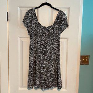 Button-down Flutter Sleeve Floral Mini Dress